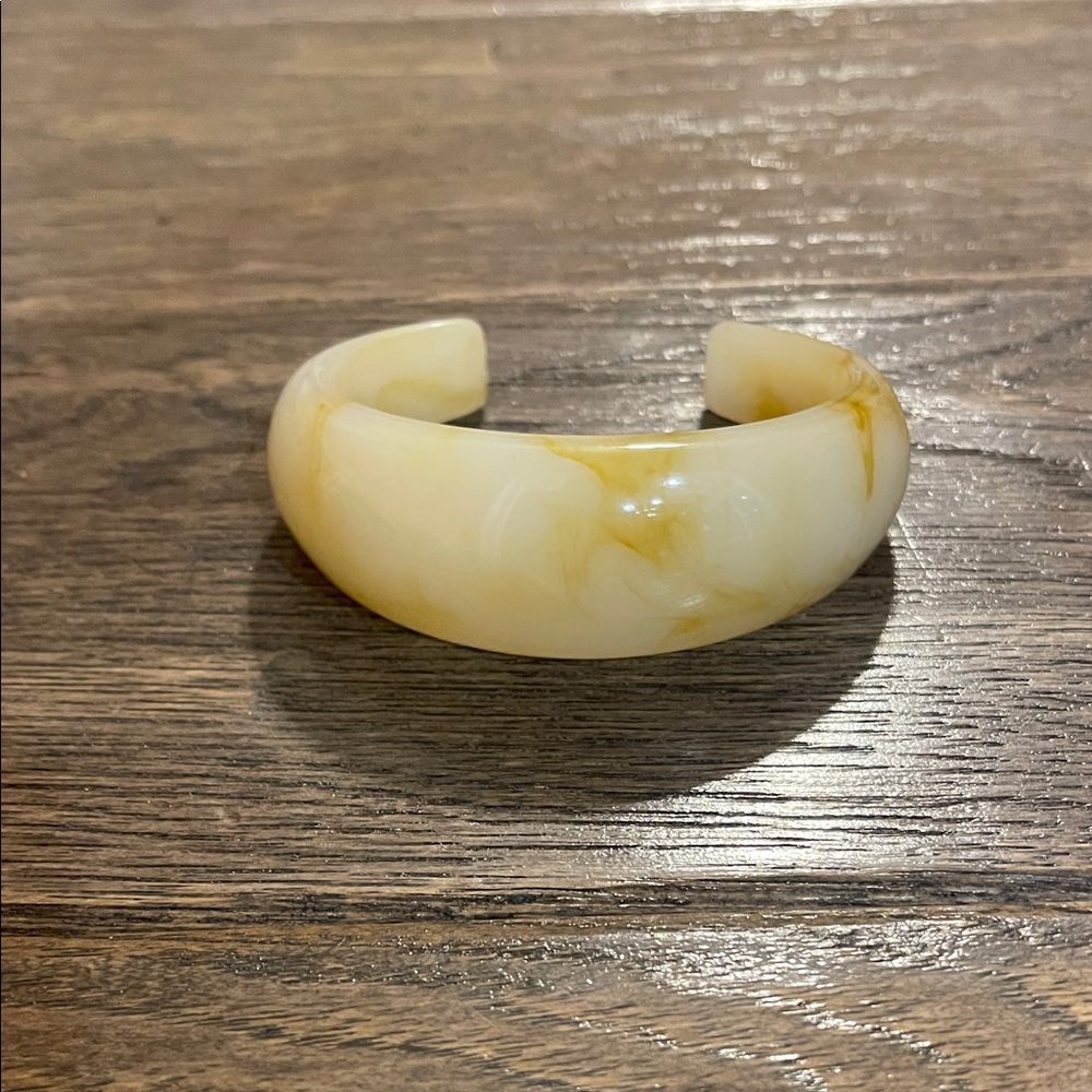 Chic Cream and Gold Bangle